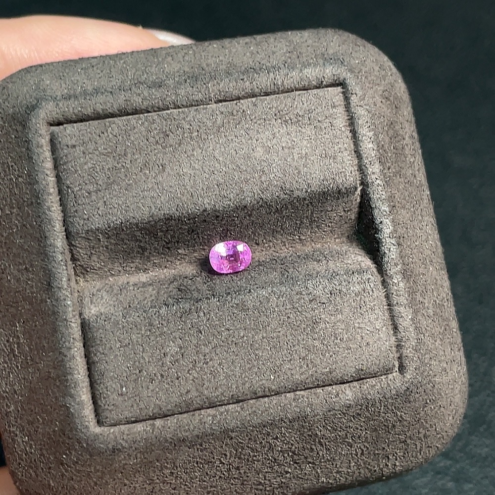 C34067068 Sapphire loose stone, total weight approx. 0.48 carats