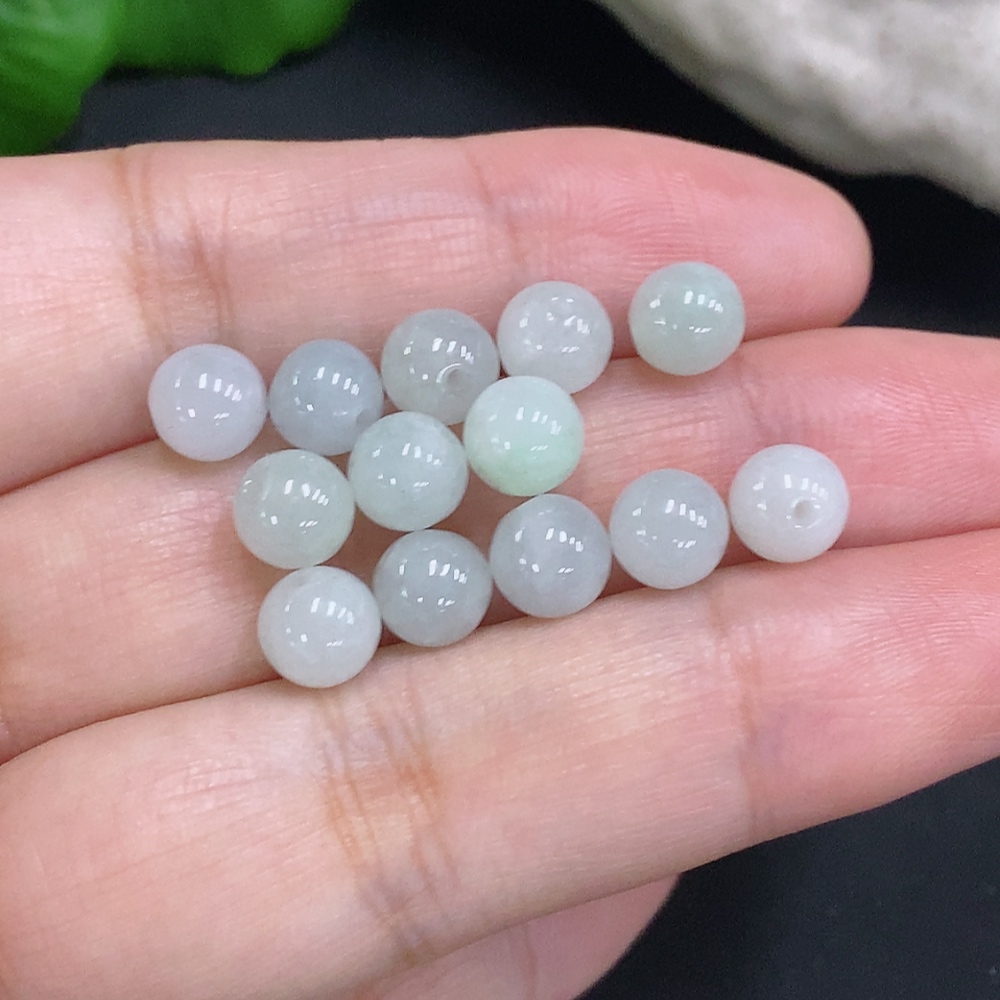 F34071700 Jadeite Beads Sell as a Lot