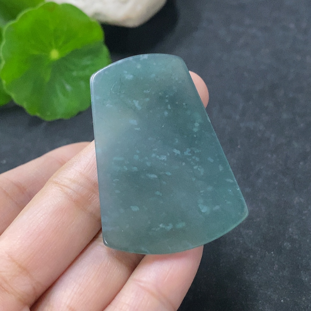 F33930129 Jadeite Unpolished Pendant Plain Pendant Total Weight Approx. 11.48g