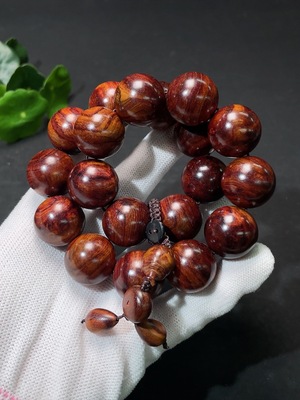 W34987705 Huanghuali Long Strand, Total Weight Approx. 66.7g, Size ~19.8mm