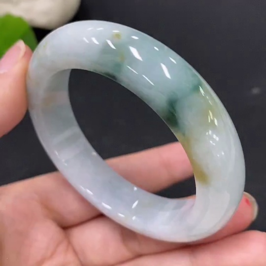 F29357141 Jadeite Regular Round Bangle 52.2 Size Total Weight Approx. 64.42g Containing Other Mineral Components with Cracks