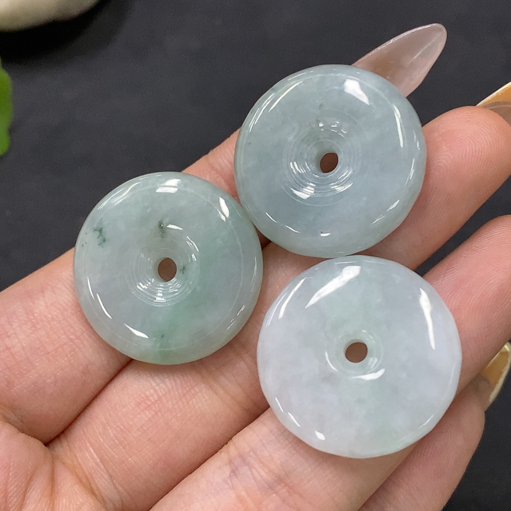 F29416322 Emerald Pendants Wholesale Lot