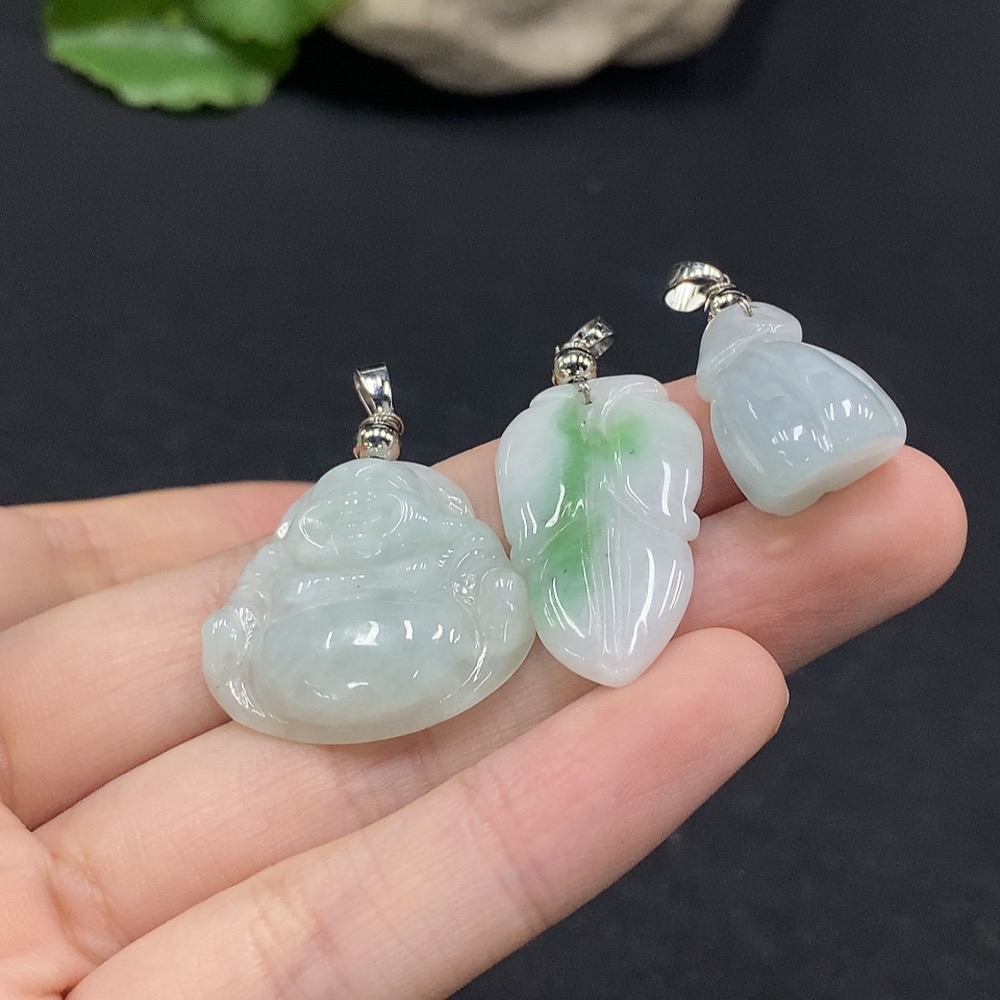 F33896090 Jadeite Pendant Non-Gold Inlaid