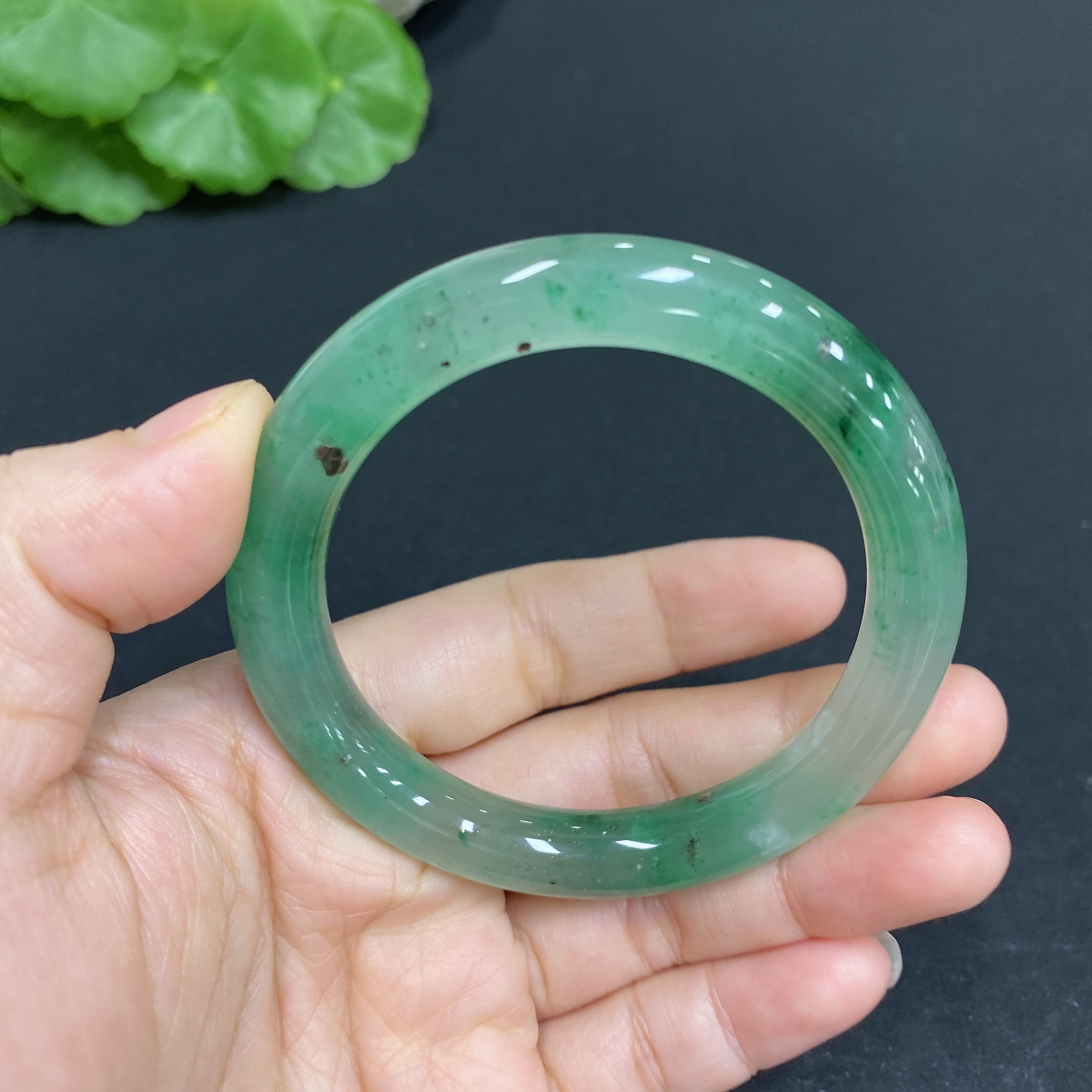 H33845780 African Emerald (Dulong Jade) Round Bangle