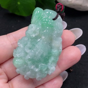 F33900300 Jadeite cabbage pendant Total weight about 48.7g (including rope weight)