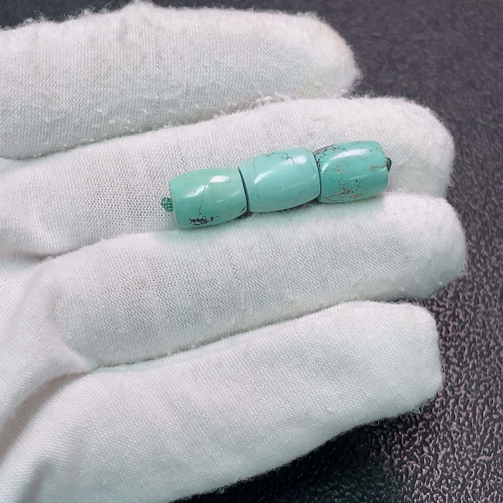 C34039370 Turquoise Jewelry with Other Mineral Components, Total Weight Approximately 4g, Size About 8mm