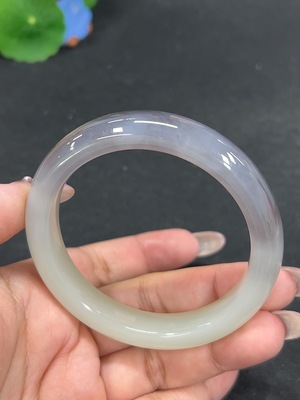 H41946595 和田玉正圈手镯 圈口57 货品总重约51.1g