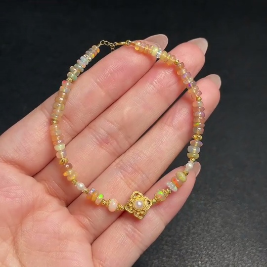 C33870698 Opal Bracelet Suspected Gold-Plated (Marked in Red) 18K Gold for the Rest Total Weight Approx. 2.64g Stone Size Around 4mm