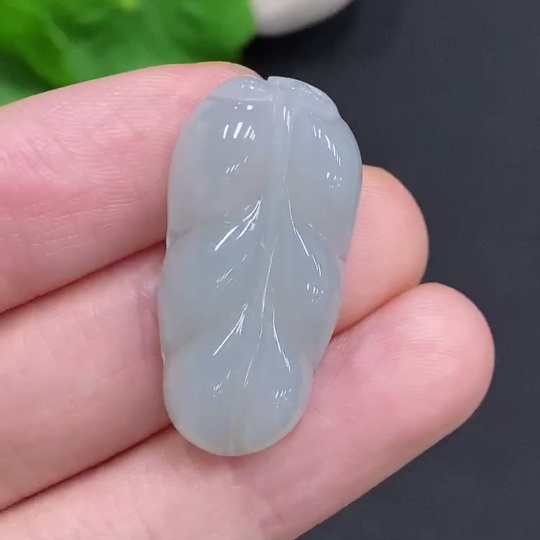 F32757205 Jadeite Leaf Pendant Total Weight Approx. 4.6g