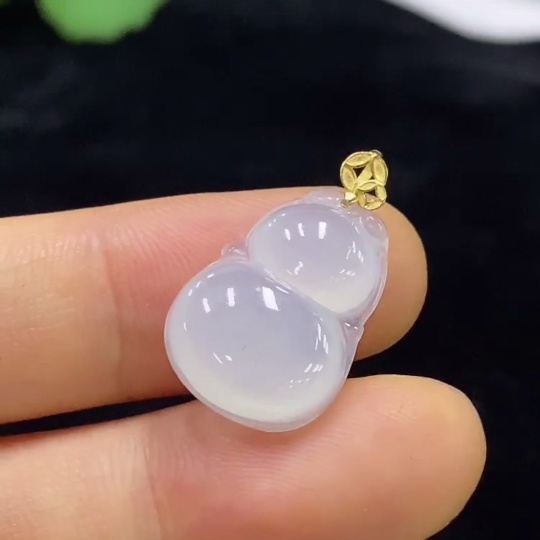 F34974815 Jadeite Gourd Pendant with 18k Bezel, Total Weight Approx. 2.02g