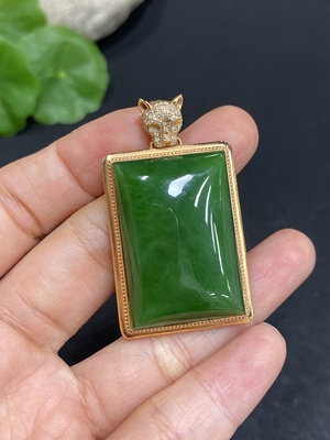 H32814224 Hetian Jade Inlaid Plain Pendant with 18K Gold and Diamonds, Total Weight Approx. 15.3g