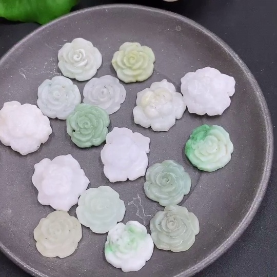 F34071632 Jadeite Rough Pendants Sell as a Lot