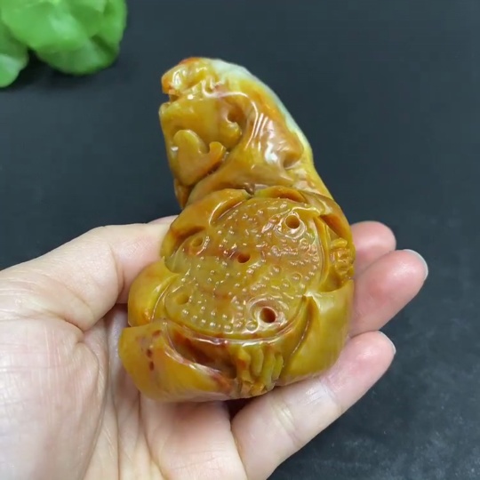 H30505425 Shoushan Stone Handheld Carving "Quacking Brings Wealth