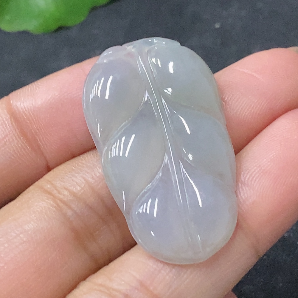 F34030988 Jadeite Pendant Leaf Total Weight Approx. 3.92g