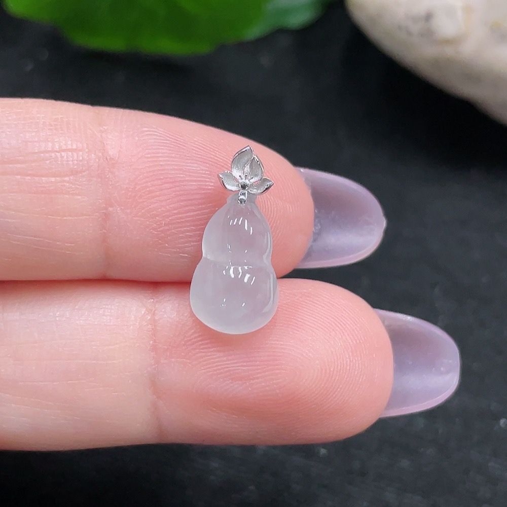 F33918248 Jadeite Gourd Pendant 18K Gold Total Weight Approx. 0.7g