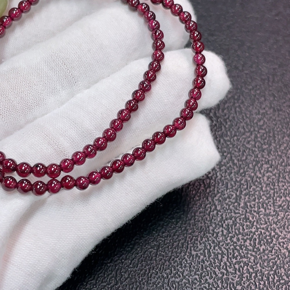 C32743687 Garnet bead chain with Hetian jade, non-gold, total weight approximately 11.08g, bead size about 3.5mm