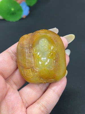 H41947109 和田玉挂件 佛公 皮色成因未定 货品总重约74.1g