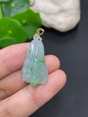 F42955400 翡翠佛手瓜挂件 18K金  货品总重约5.76g