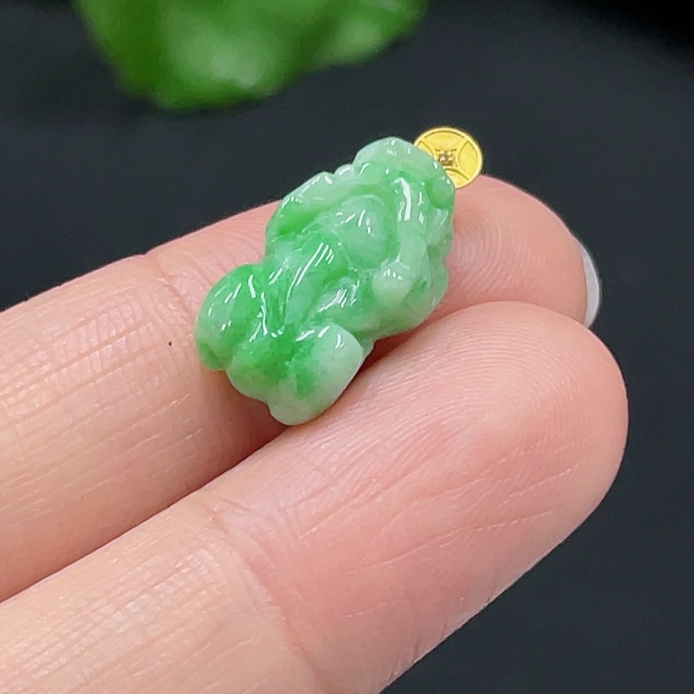 F26997751 JadeitePixiu Pendant with 18K Gold Clasp, Total Weight Approx. 1.9g