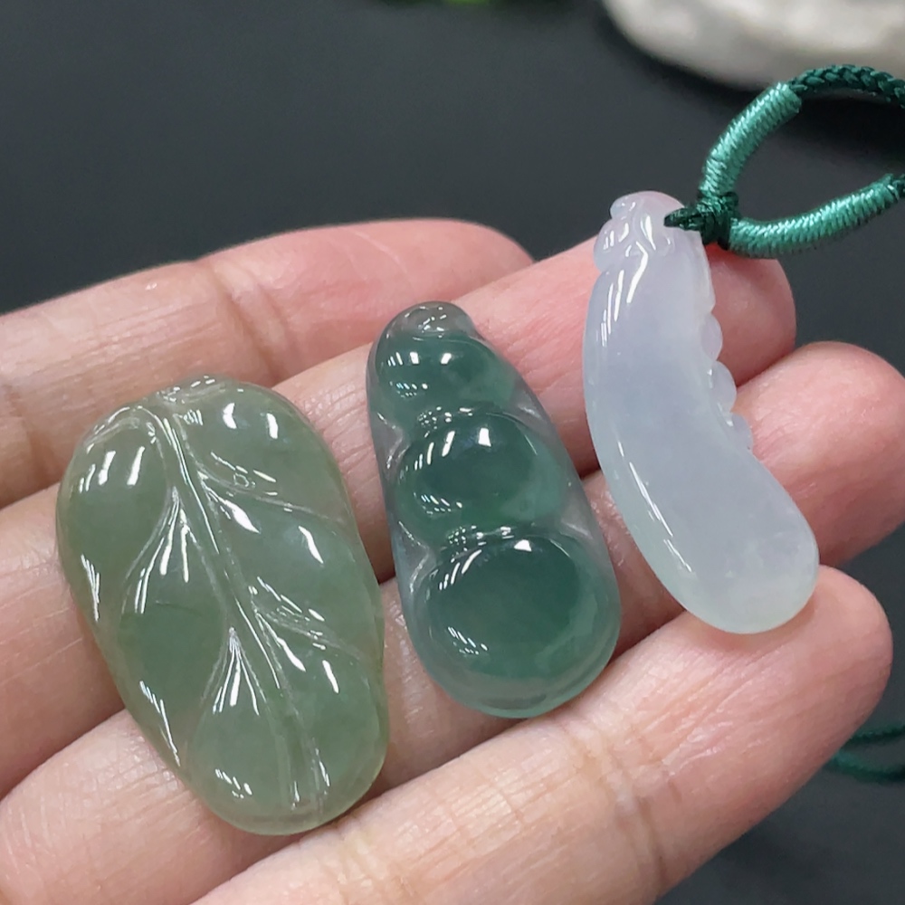F33876184 Jadeite Pendant Leaf Fudu Fugu a