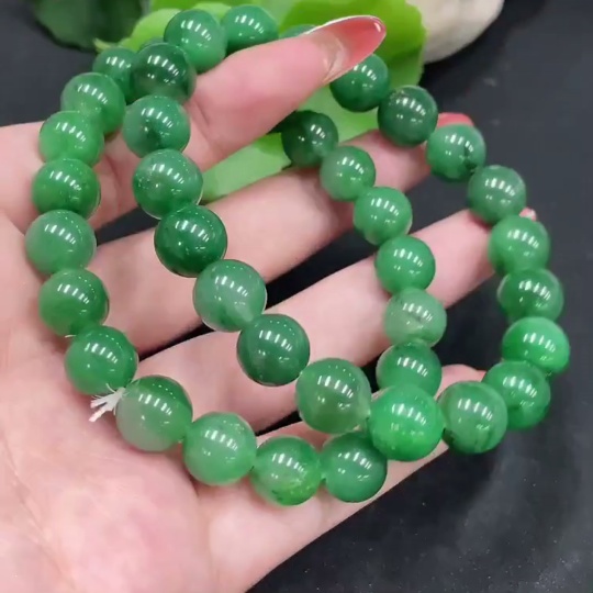 H34026761 African Emerald (Dulong Jade)