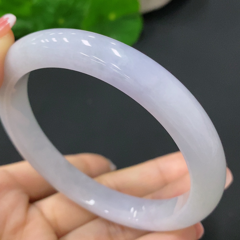 F27091350 Jadeite Round Bangle 55.5mm Circumference Approx. 40.22g Total Weight