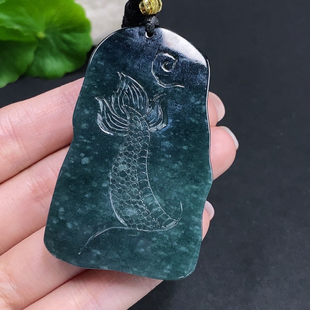 F34060635 Jadeite Dragon Soaring Across the Seas Pendant