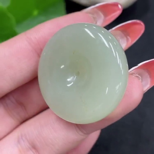 H34063581 Hetian Jade Pendant    Peace Knot    Total Weight Approx. 16.5g