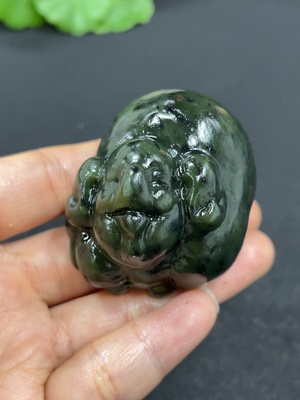 H40766453 和田玉手把件    猪猪     货品总重约106.8g