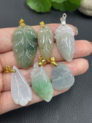 F10869085 Jadeite Pendant Non-Gold Buckle