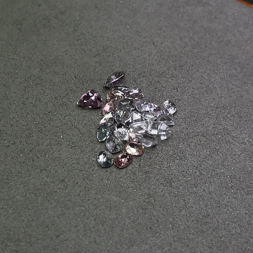 C31617860 Spinel Loose Stones Total Weight Approx. 9.78ct Sell as a Lot 20+
