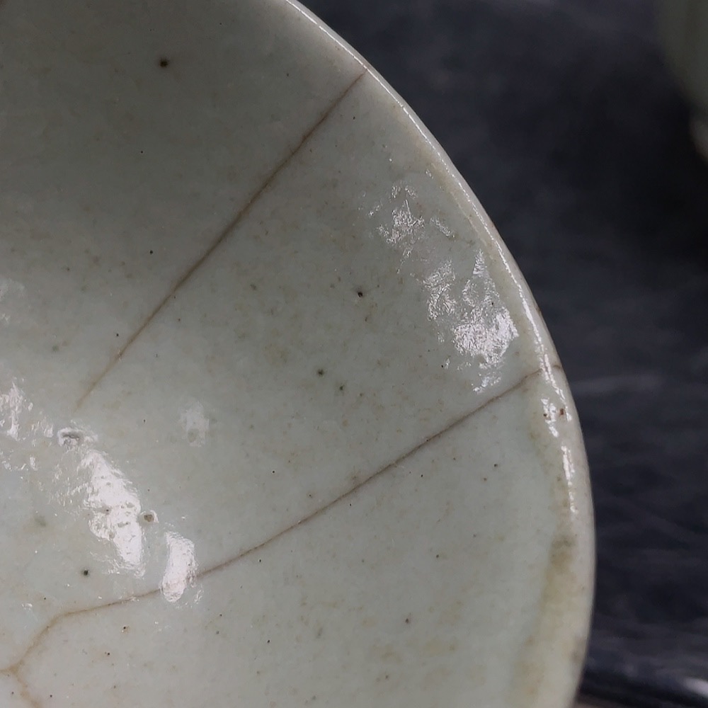 W34988419 Ceramic 3-piece Qing Dynasty pea-green glazed cup (subject to actual item)