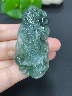 F46557477 翡翠龙行天下挂件 货品总重约32.6克（有收藏证书）