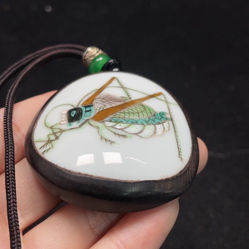 W26018522 Pendant with Painted Ceramic Inlay (Subject to the actual item)