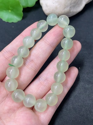 H41814885 岫玉（蛇纹石玉）手串  卡10mm左右  货品总重约25.2g