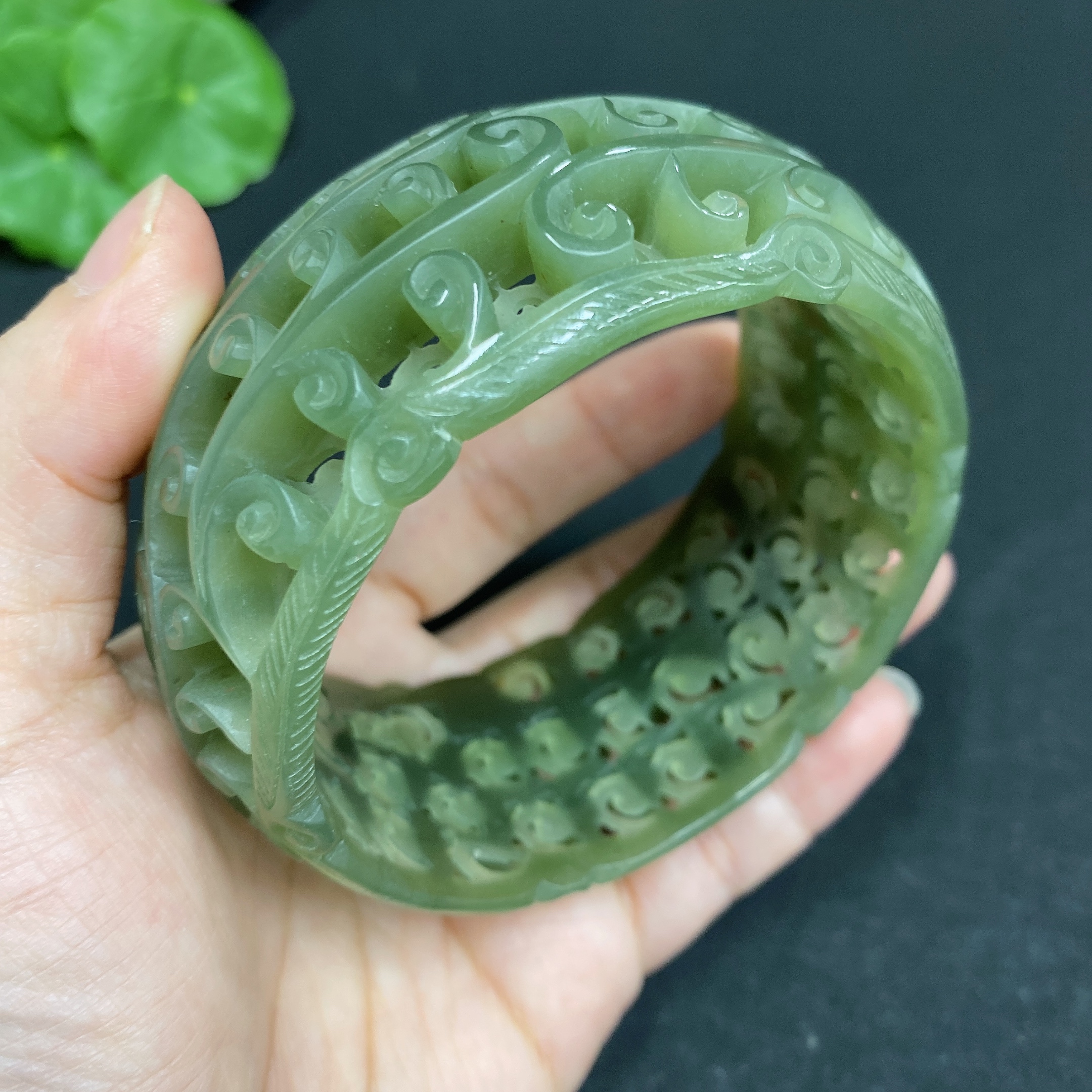H33859869 Hetian Jade Carved Flower Bracelet Size 66 Total Weight Approx. 84.4g