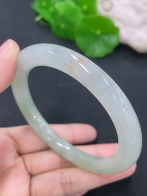 F46566916 翡翠圆条手镯  55.3圈口 货品总重约41.1克