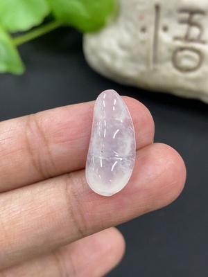 F46596424 翡翠福豆镶嵌件 货品总重约1.45g