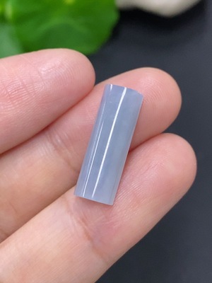 F46598029 翡翠无事牌挂件 货品总重量约1.3克