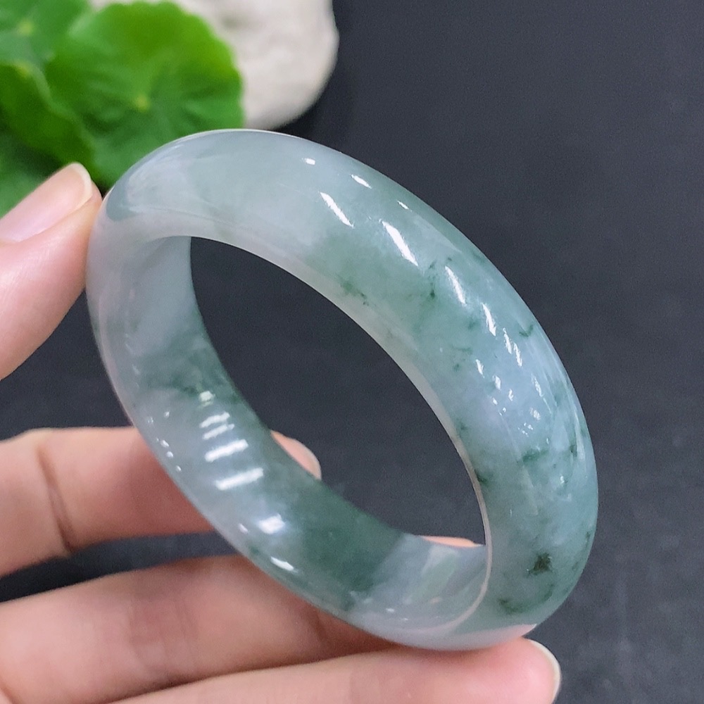 F33940425 Jadeite Round Bangle, Total Weight Approximately 56g, Size 51