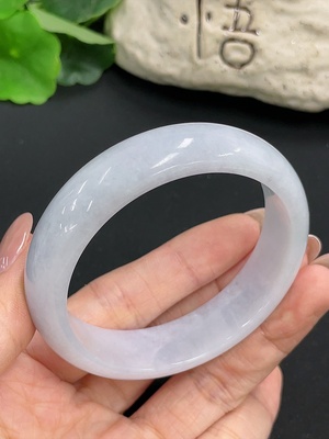 F42971017 翡翠正圈手镯 货品总重约57.04g  圈口56