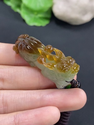 F46519444 翡翠貔貅挂件  颜色成因未定 货品总重约22.26g