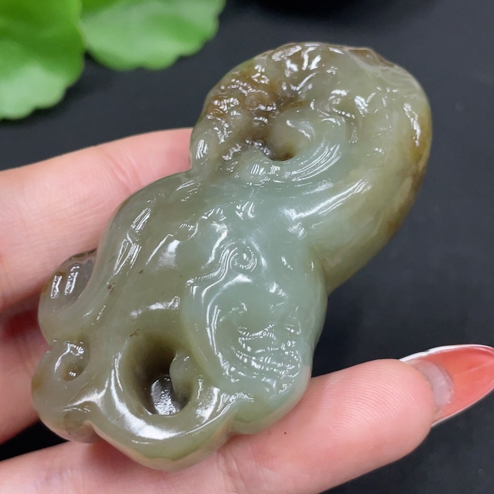 H34017327 Hetian Jade Pendant, Auspicious Beast, Total Weight Approx. 79.6g