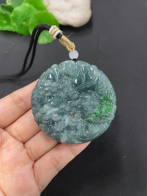 F43139422 翡翠挂件山水牌 货品总约重 含绳57.8g