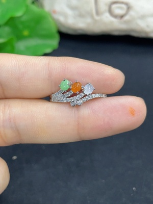 F46562455 翡翠戒指 非金 活口 颜色成因未定  货品总重约1.7g