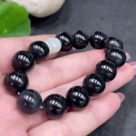 H33944392 Hetian Jade Bracelet, approx. 11.8mm, total weight about 35.1g, color origin undetermined