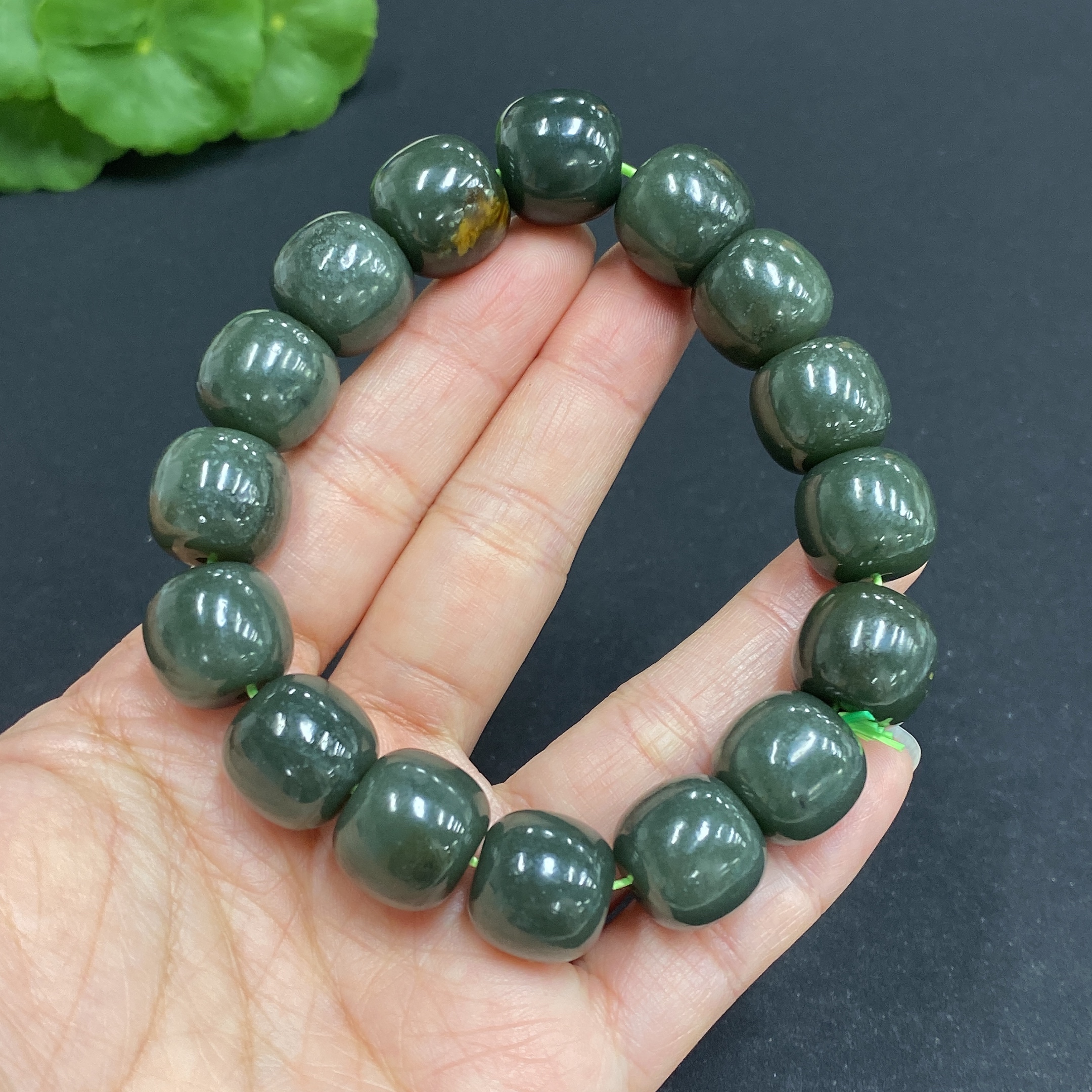 H32771871 Hetian Jade Bracelet, approx. 13.6mm beads, total weight approx. 73.3g