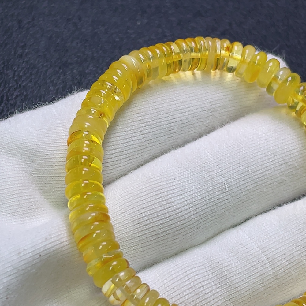 C30509778 Amber Beeswax Bracelet, Total Weight Approx. 7.12g, Size Approx. 7.2mm