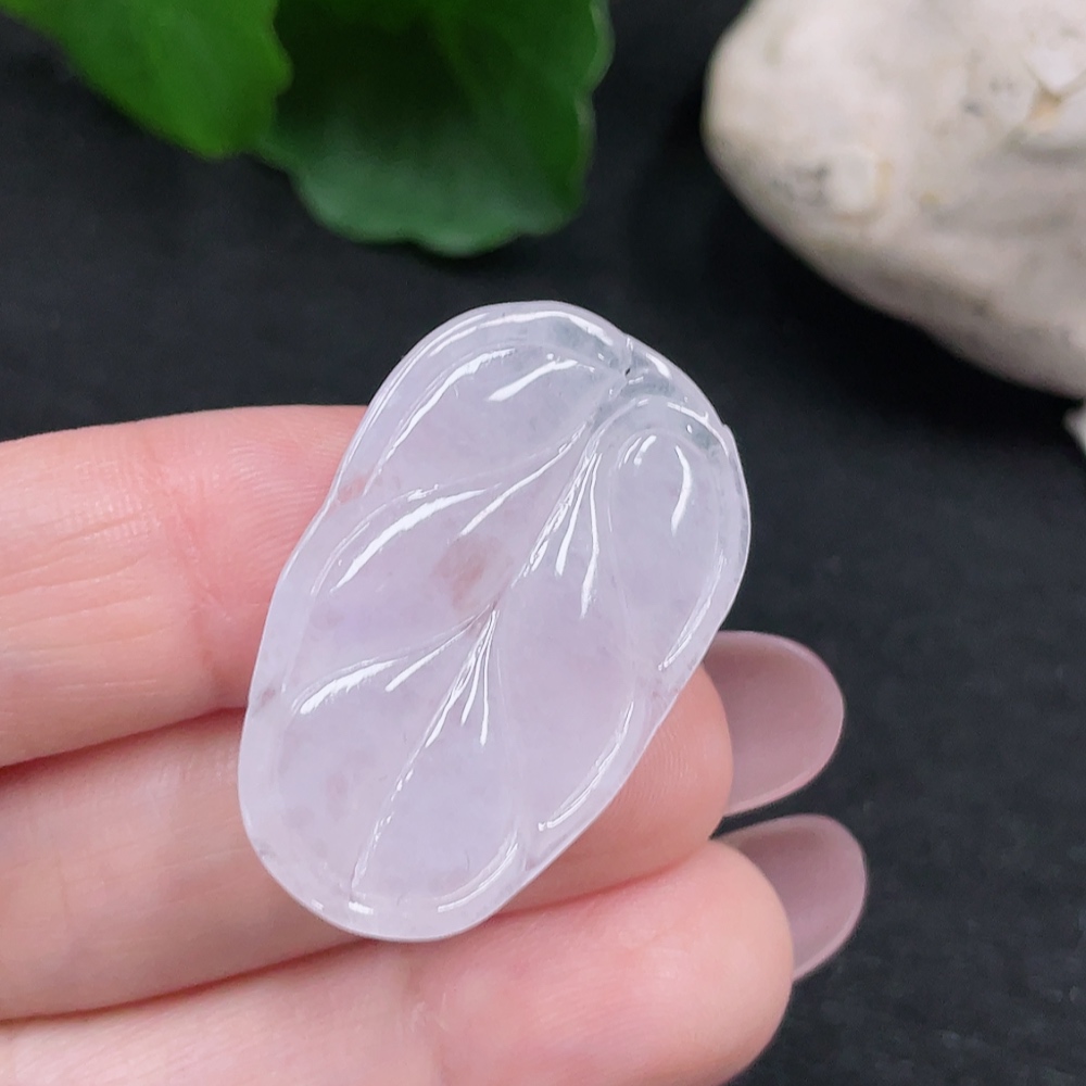 F32773023 Jadeite Leaf Pendant