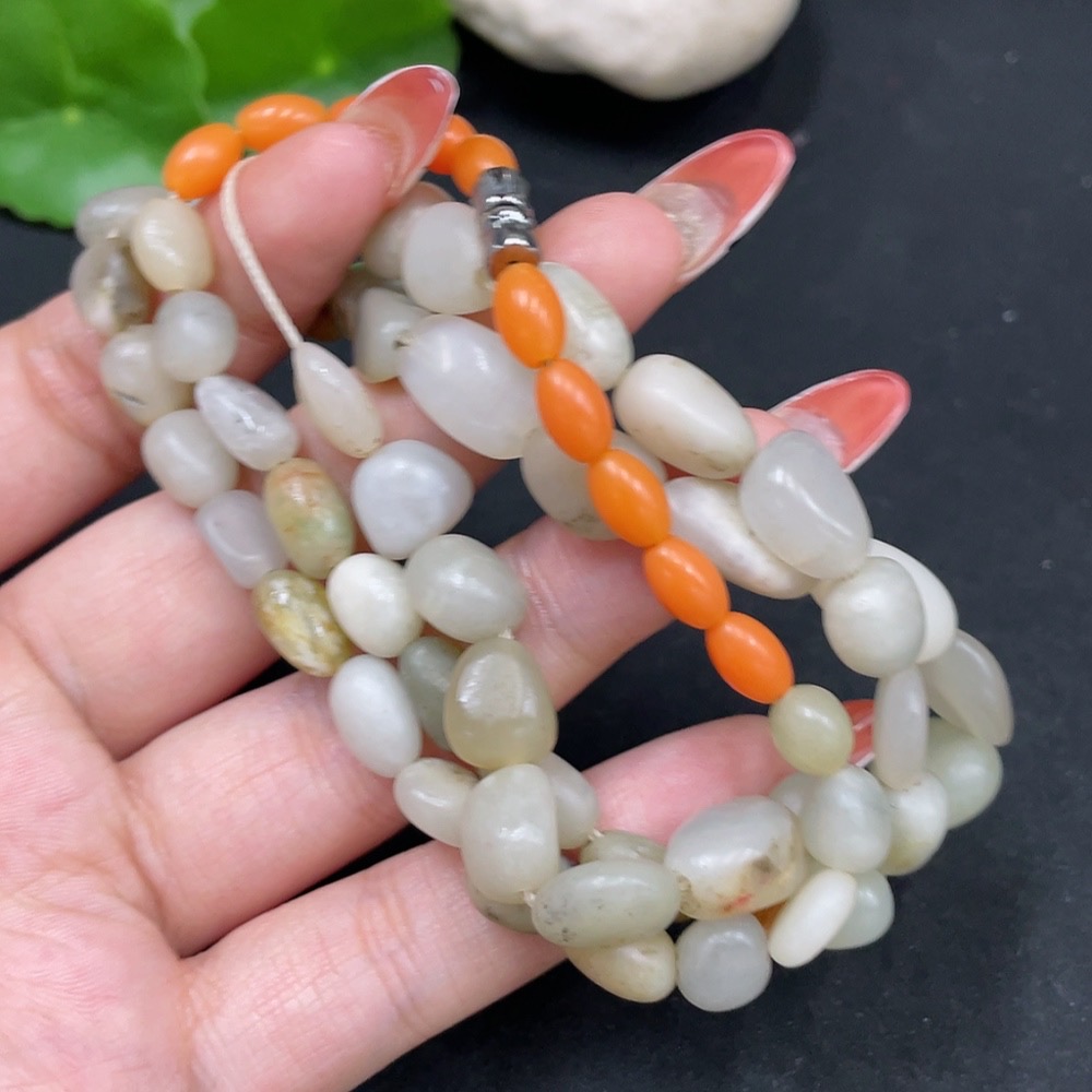 H34063490 Hetian Jade Bead Necklace, Undetermined Skin Color Origin, Containing Other Mineral Components, Accompanying Beads Not Hetian Jade, Total Weight Approximately 48.5g, Non-Gold